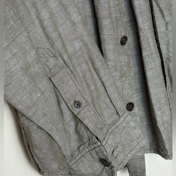 GAP Gray Button-Up Shirt - Picture 3 of 7